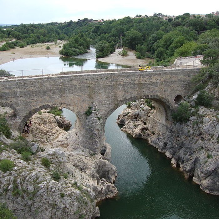 Photo de Pont sur lHérault, dit Pont du Diable également sur commune de Saint-Jean-de-Fos