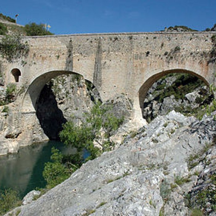 Photo de Pont sur lHérault, dit Pont du Diable également sur commune de Saint-Jean-de-Fos