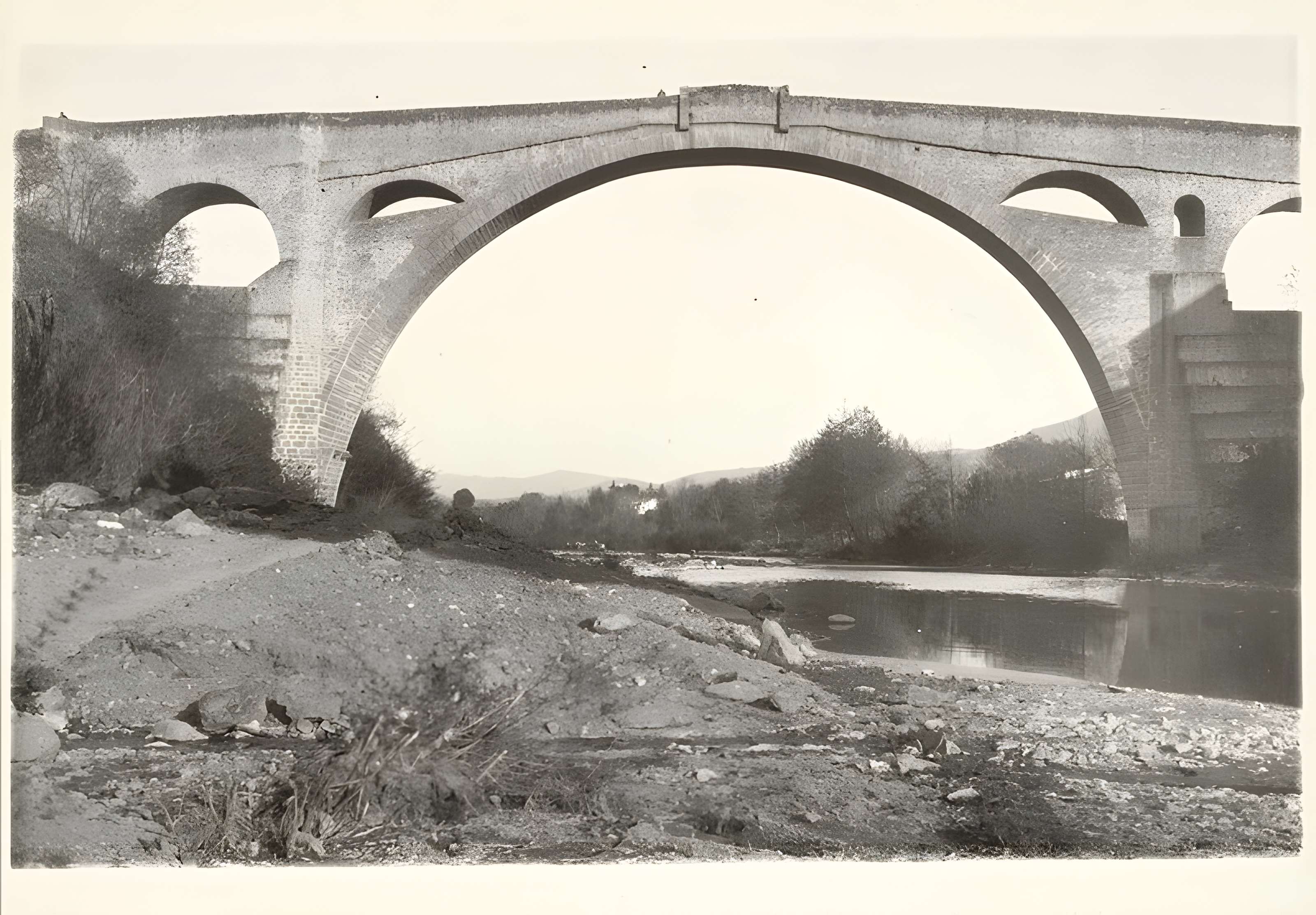 Pont du Diable sur le Tech à Céret