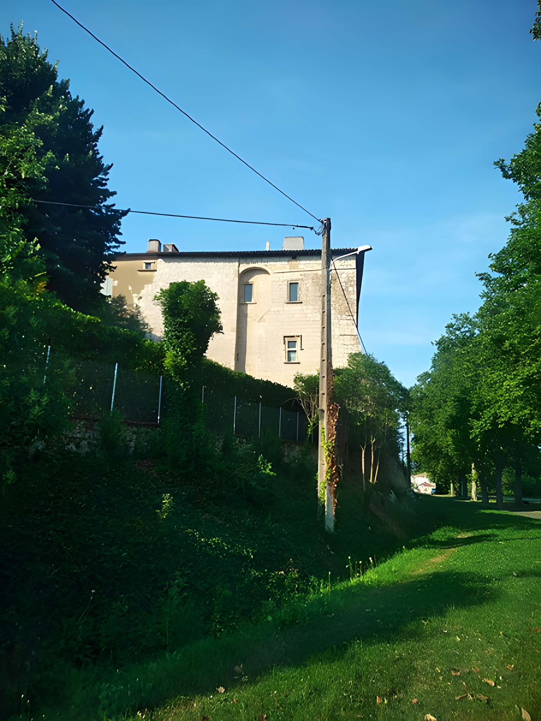 Château de Larrazet