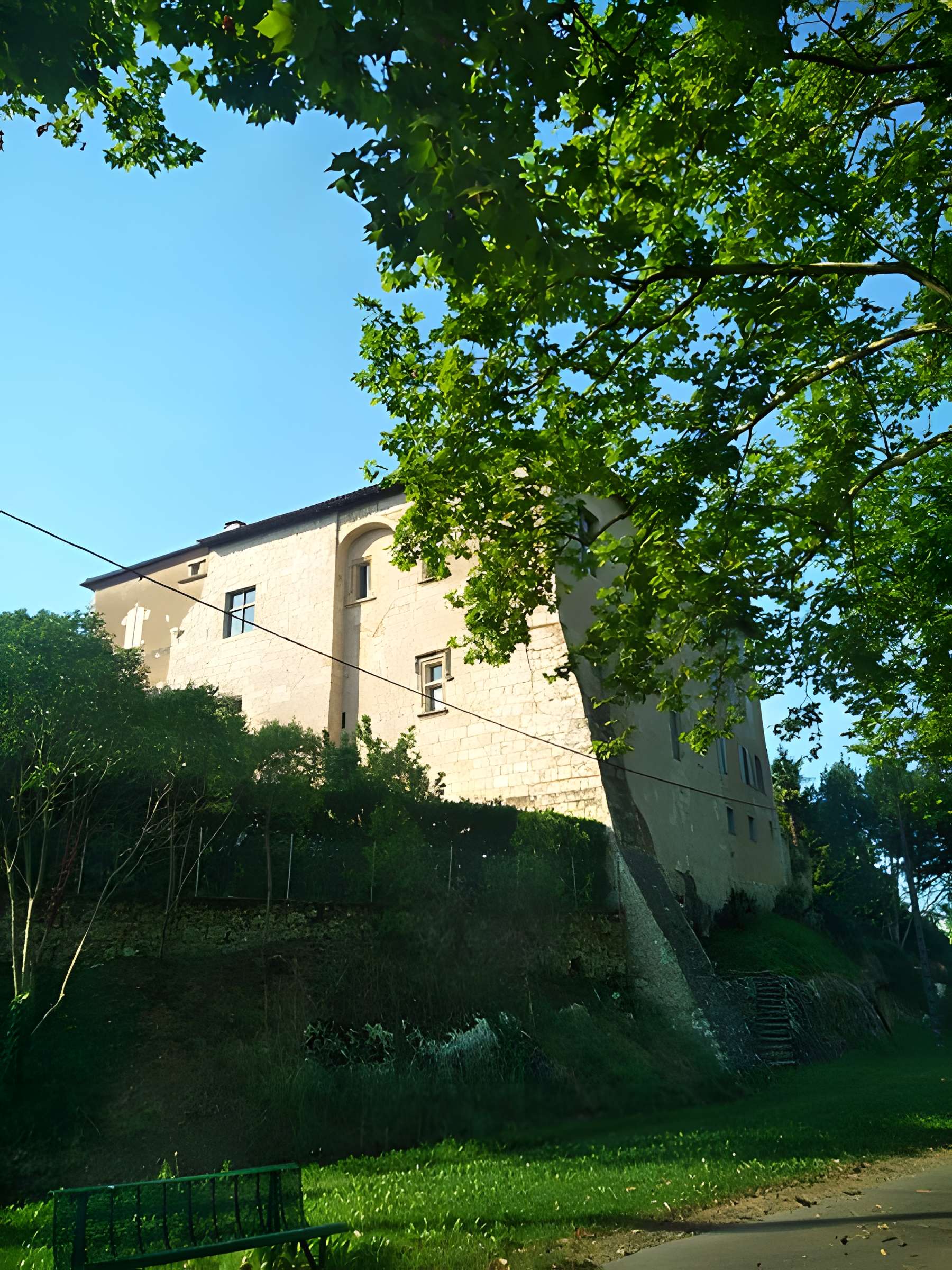 Château de Larrazet