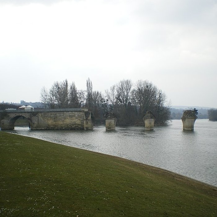 Photo de Pont sur la Seine également sur commune de Poissy