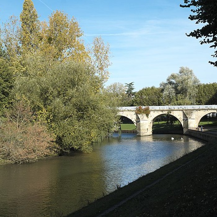 Photo de Pont sur la Seine également sur commune de Poissy