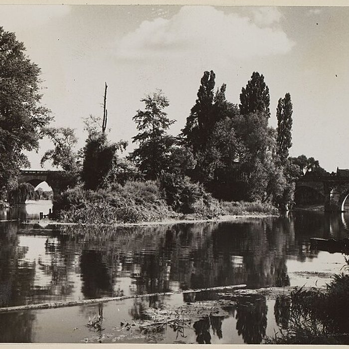 Photo de Pont sur la Seine également sur commune de Poissy