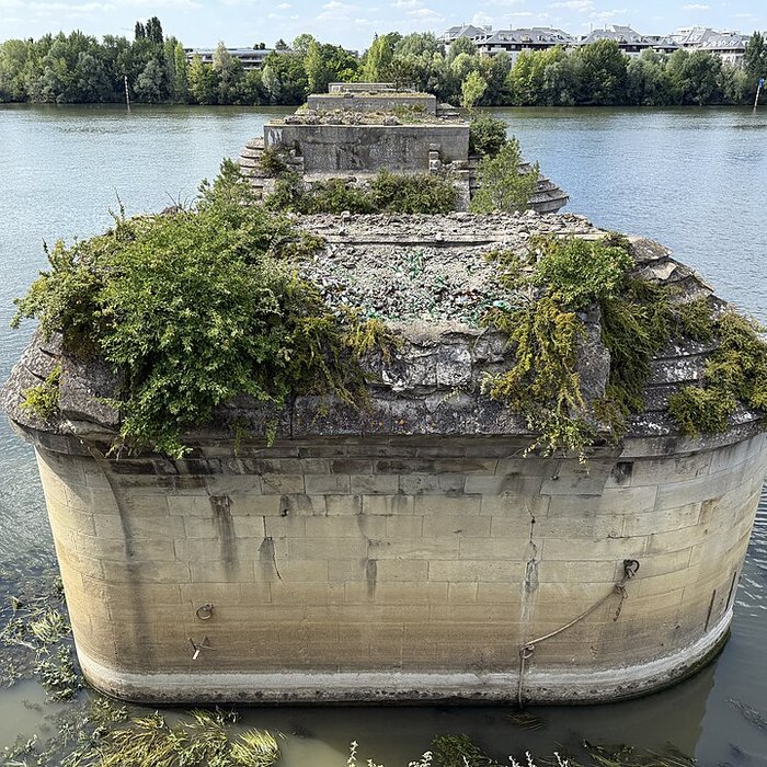 Photo de Pont sur la Seine également sur commune de Poissy