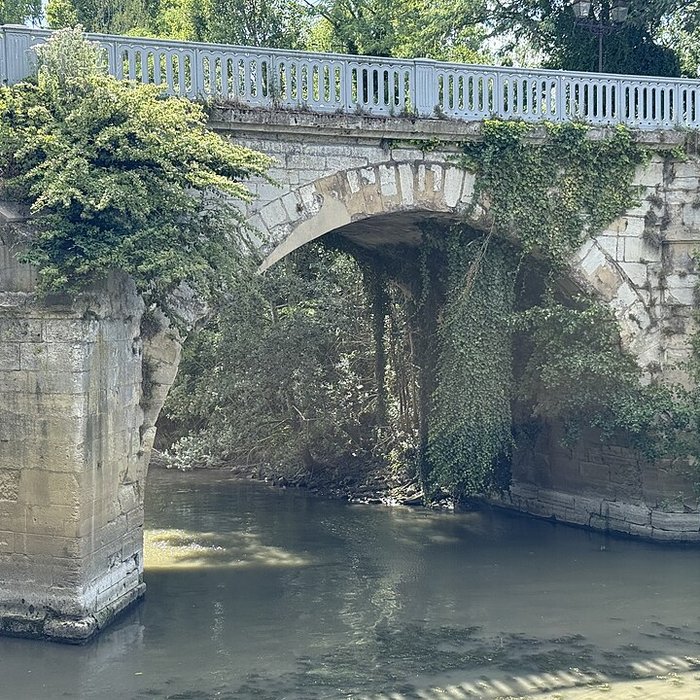 Photo de Pont sur la Seine également sur commune de Poissy