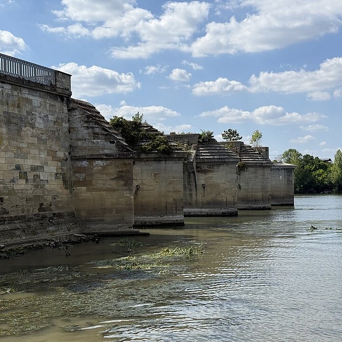 Photo de Pont sur la Seine également sur commune de Poissy
