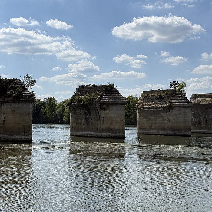 Photo de Pont sur la Seine également sur commune de Poissy