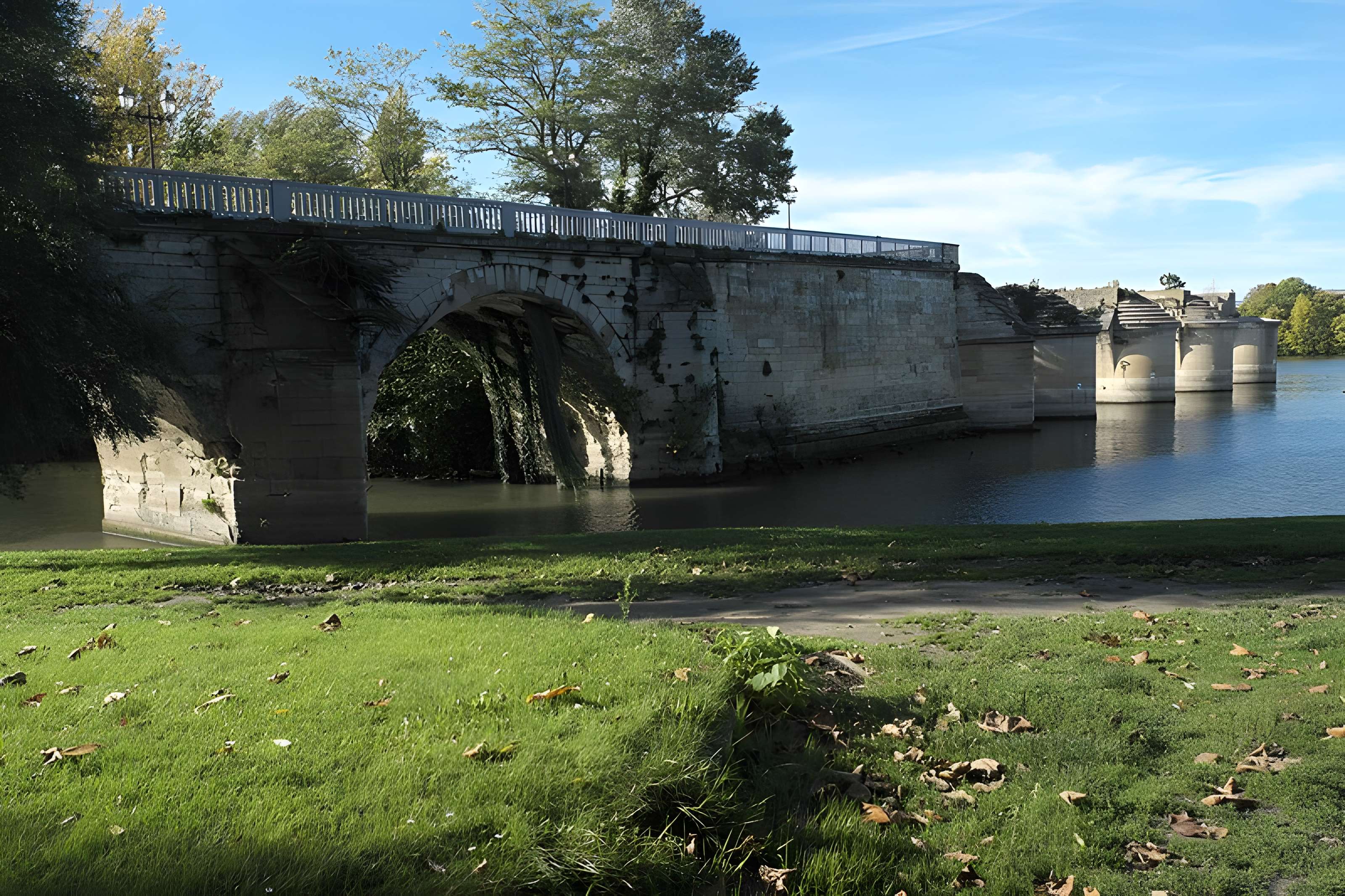 Ancien pont de Poissy