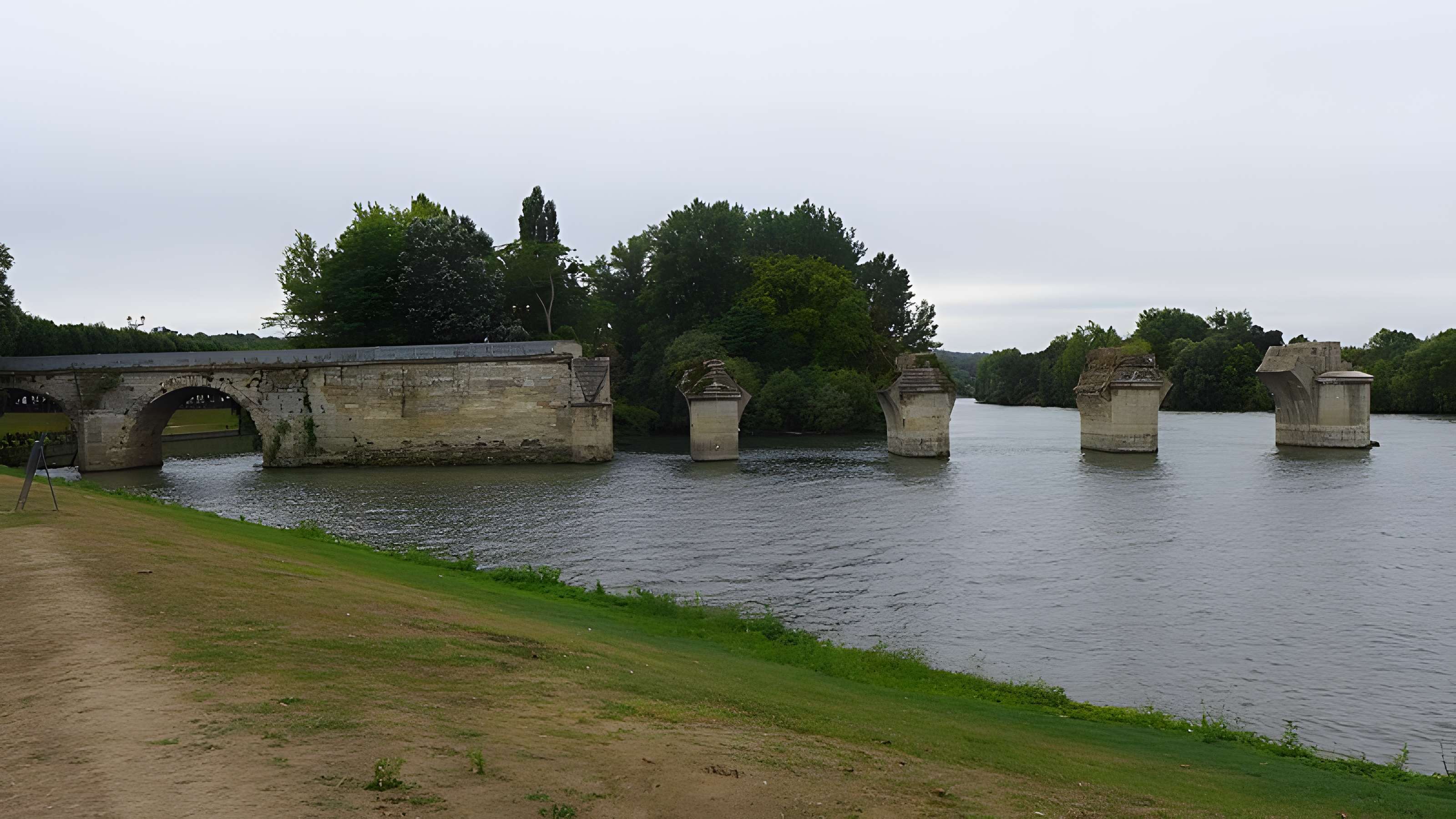 Ancien pont de Poissy