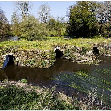 Pont gaulois dit de Sainte-Catherine également sur commune de Plounévézel, dans le Finistère