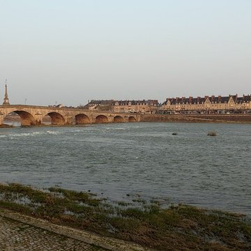 Pont Jacques-Gabriel à Blois