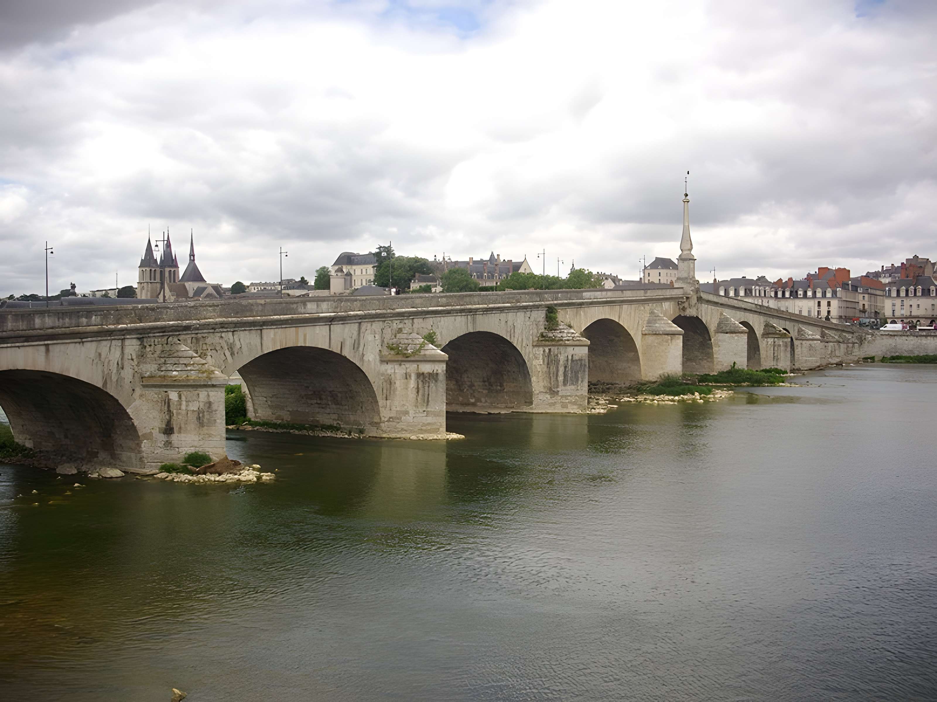 Pont Jacques-Gabriel à Blois