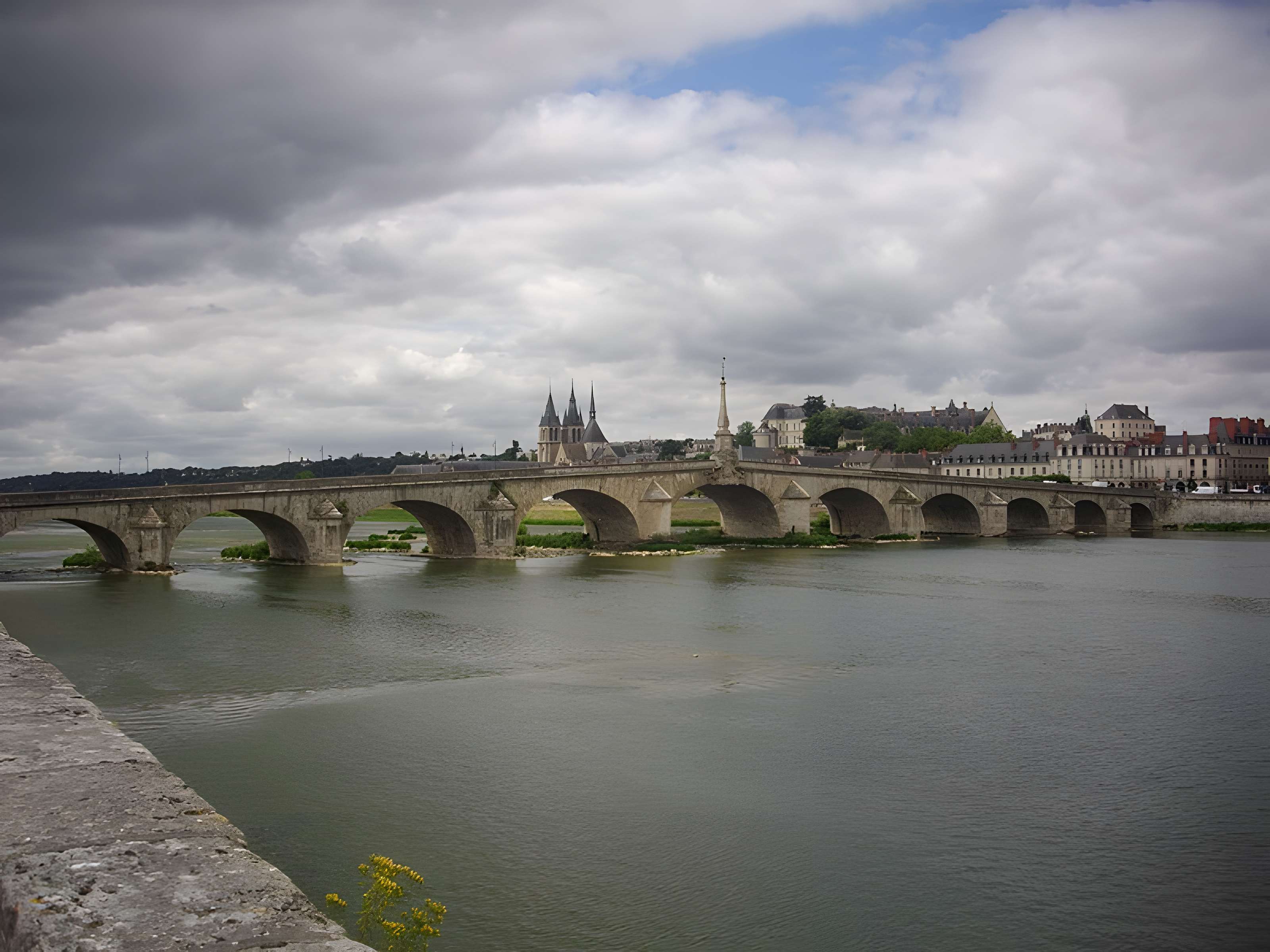 Pont Jacques-Gabriel à Blois