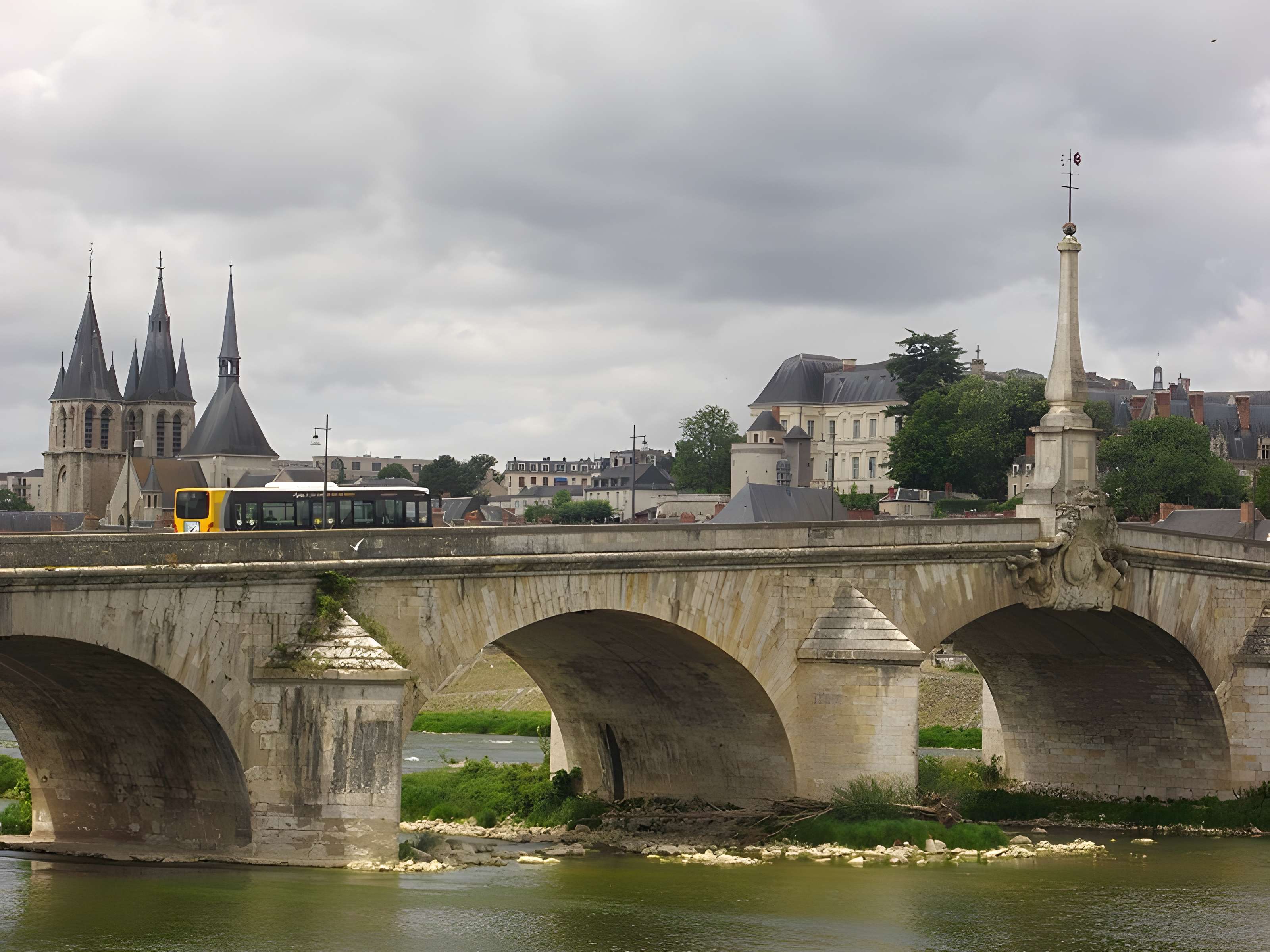 Pont Jacques-Gabriel à Blois