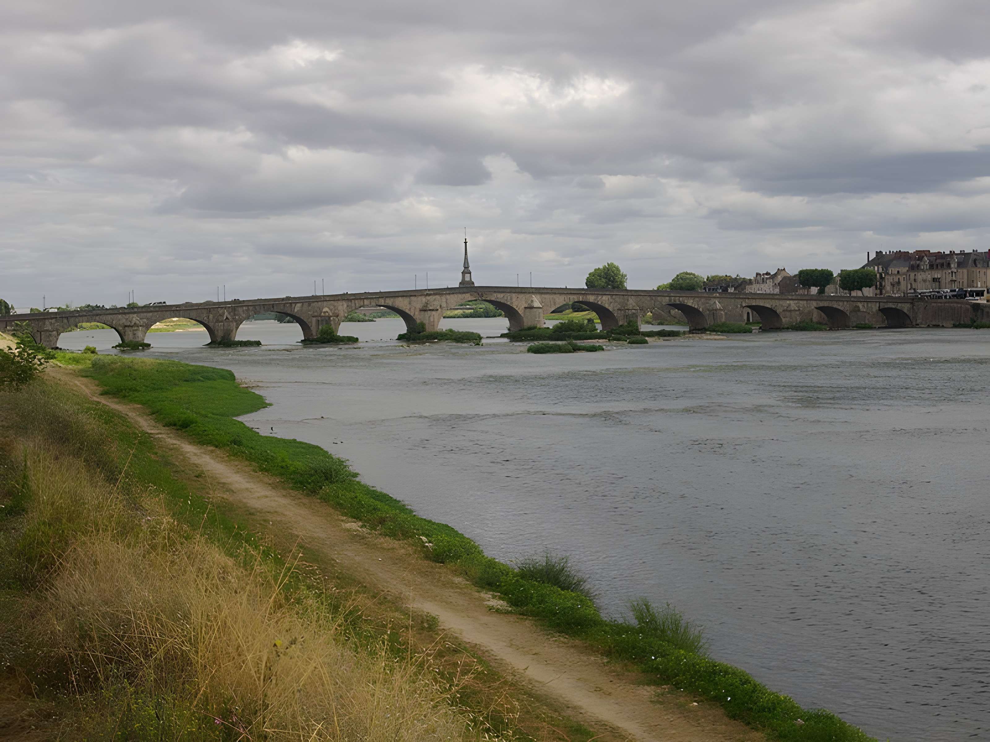 Pont Jacques-Gabriel à Blois