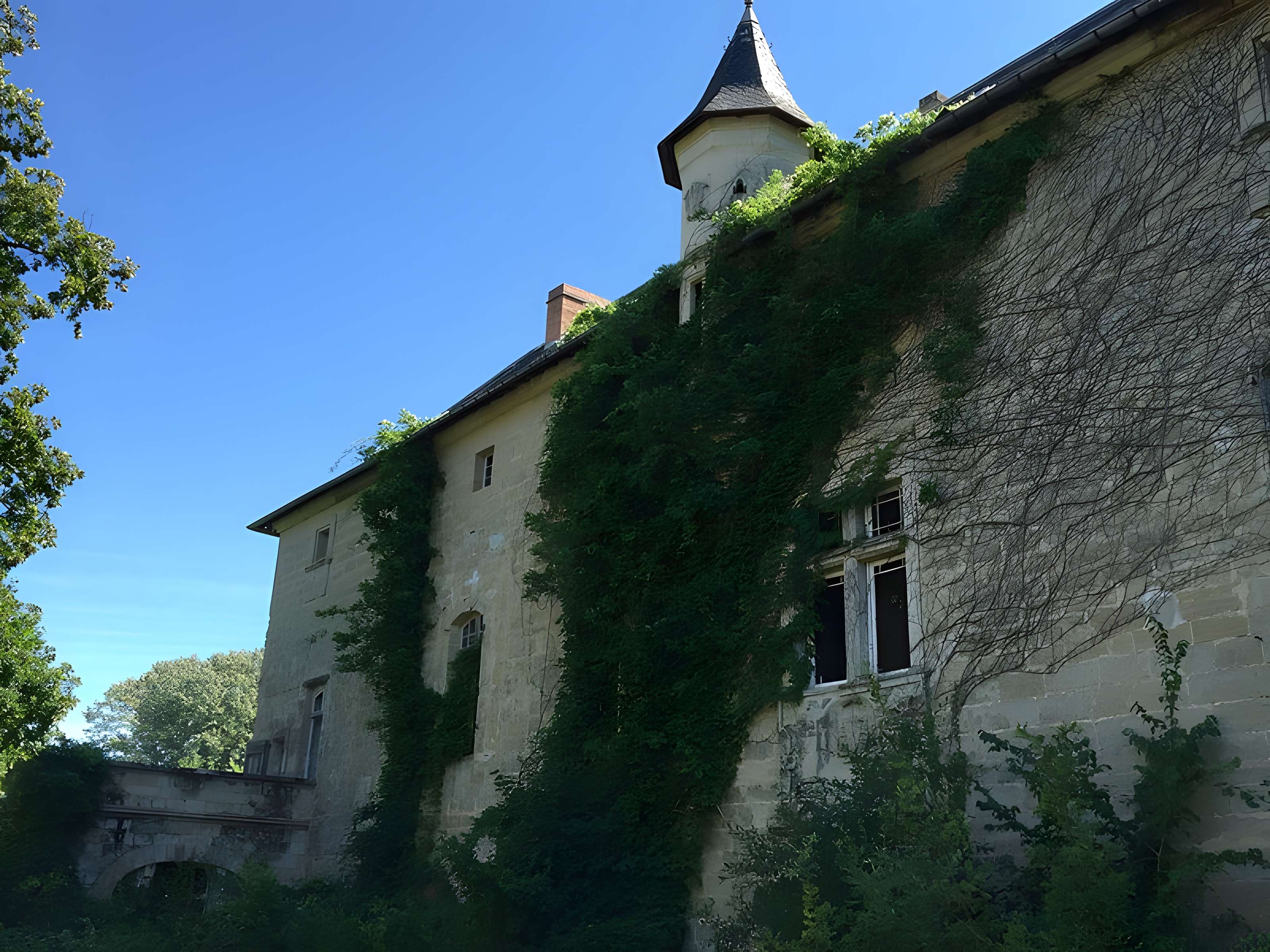 Château de Lézignac