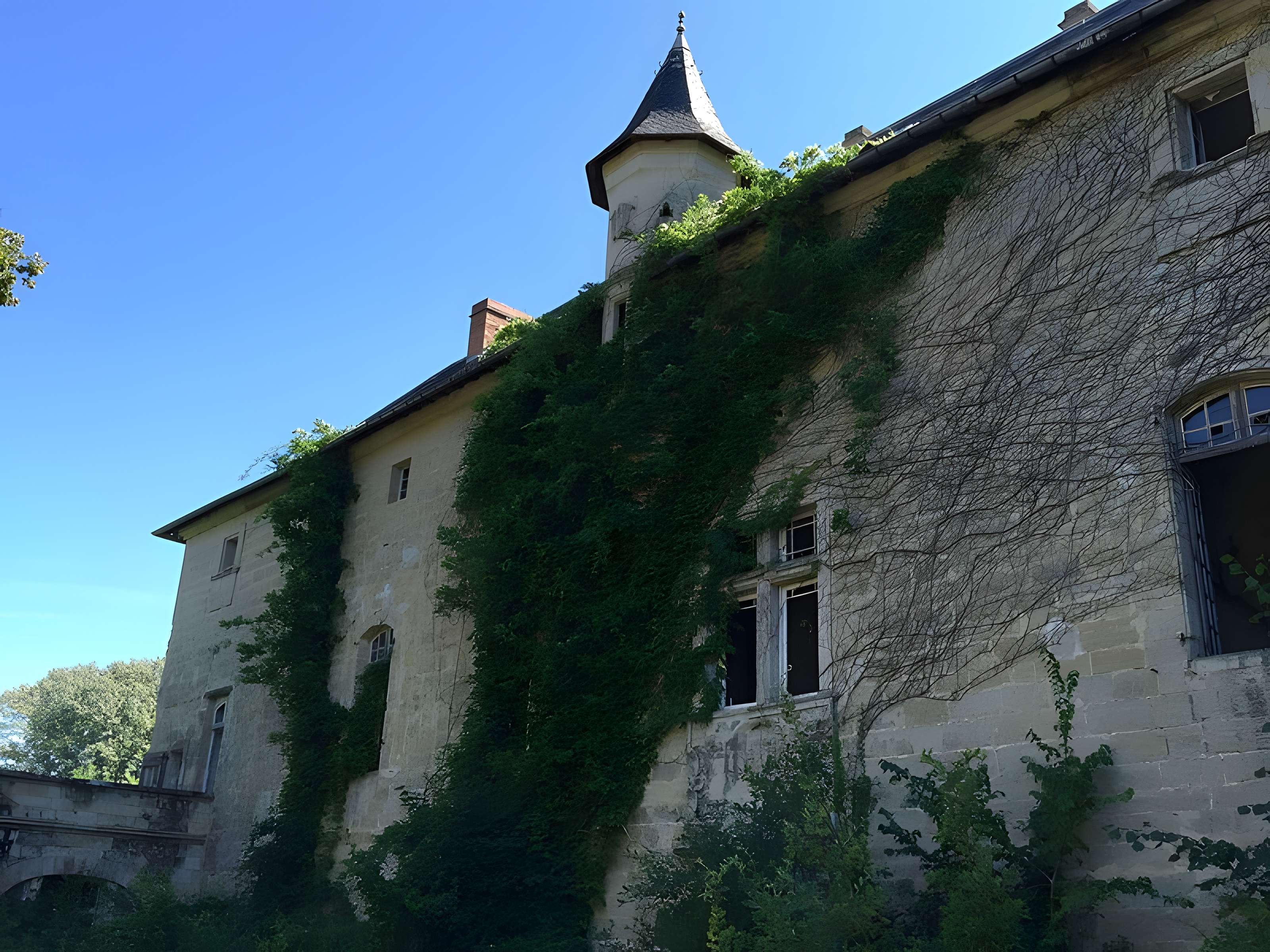 Château de Lézignac
