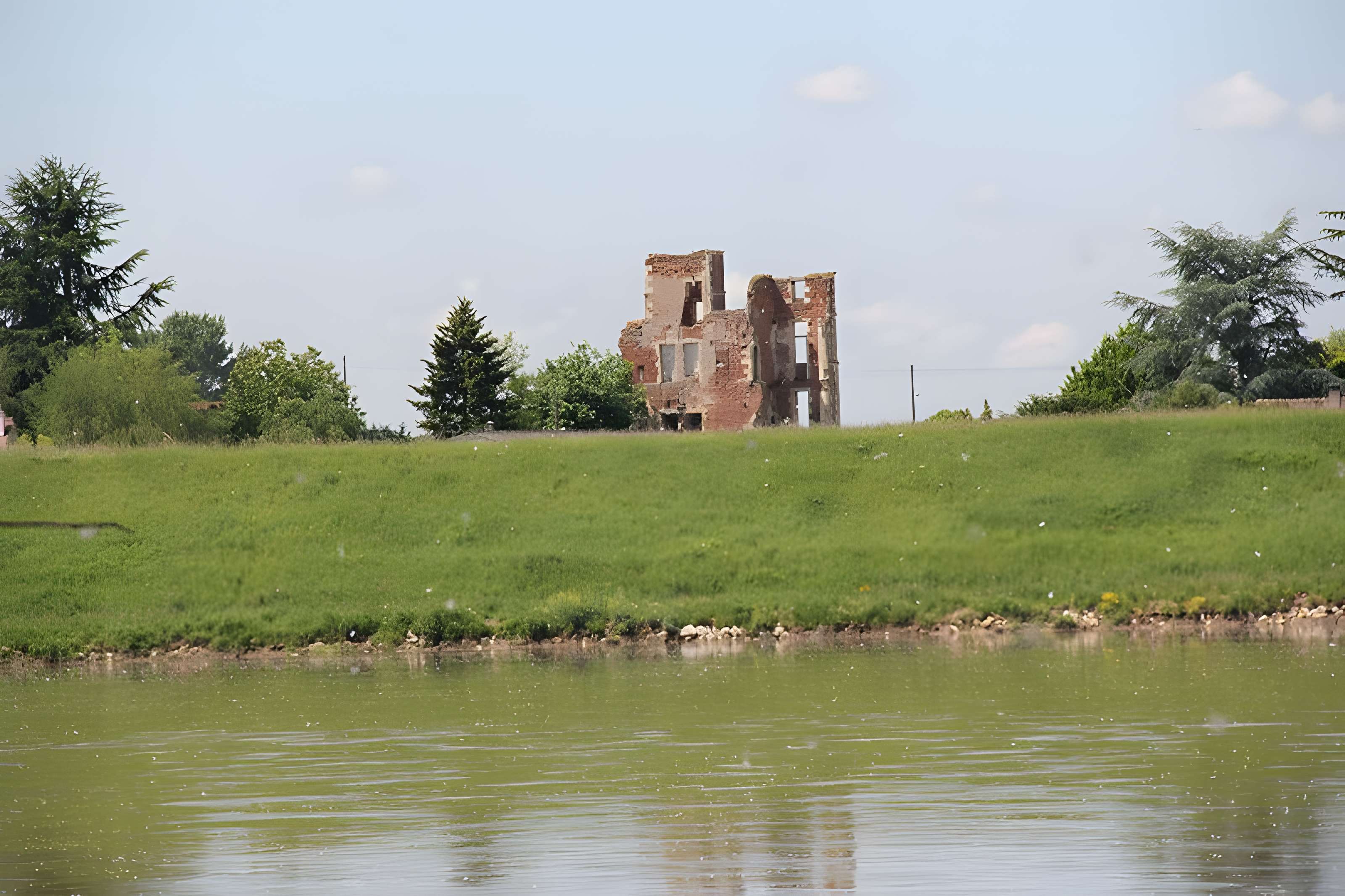 Château de l'Isle à Saint-Denis-en-Val