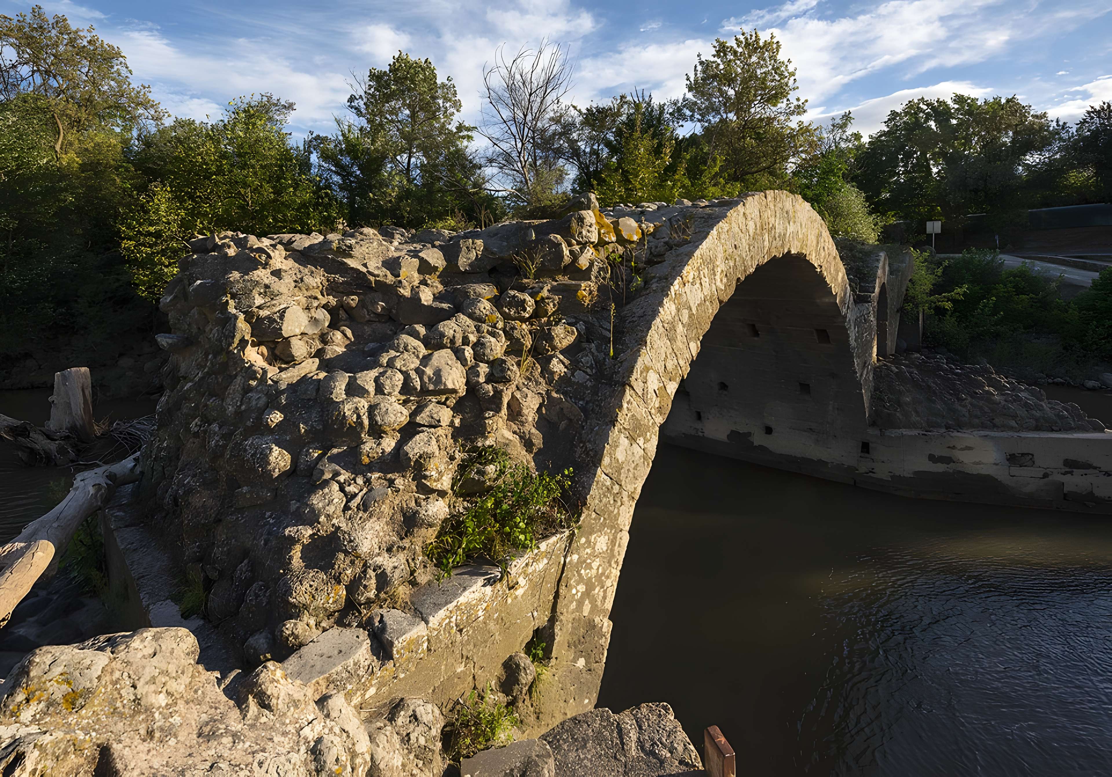 Pont romain de Saint-Thibéry