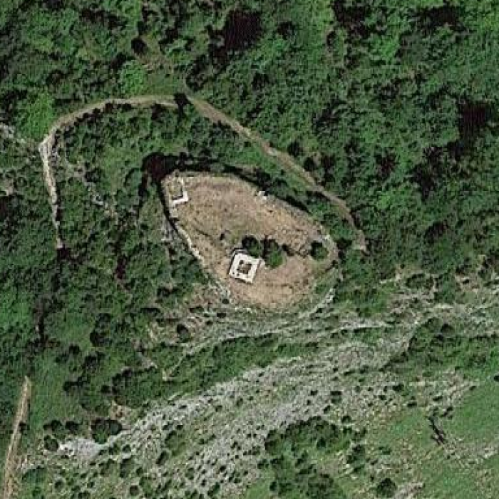 Photo de Château de Mirabat également sur communes dOust et dUstou