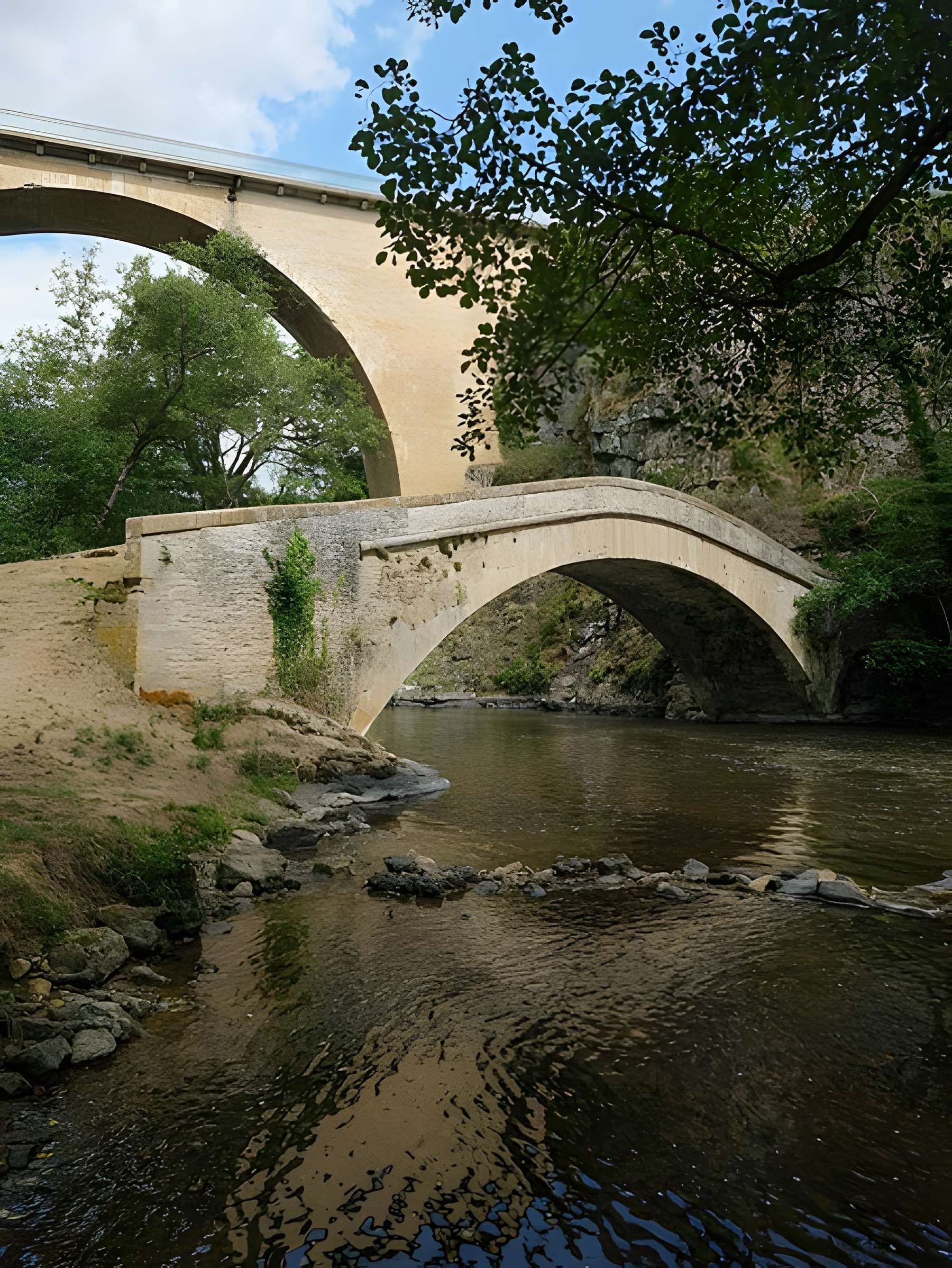 Pont sur la Cure de Pierre-Perthuis