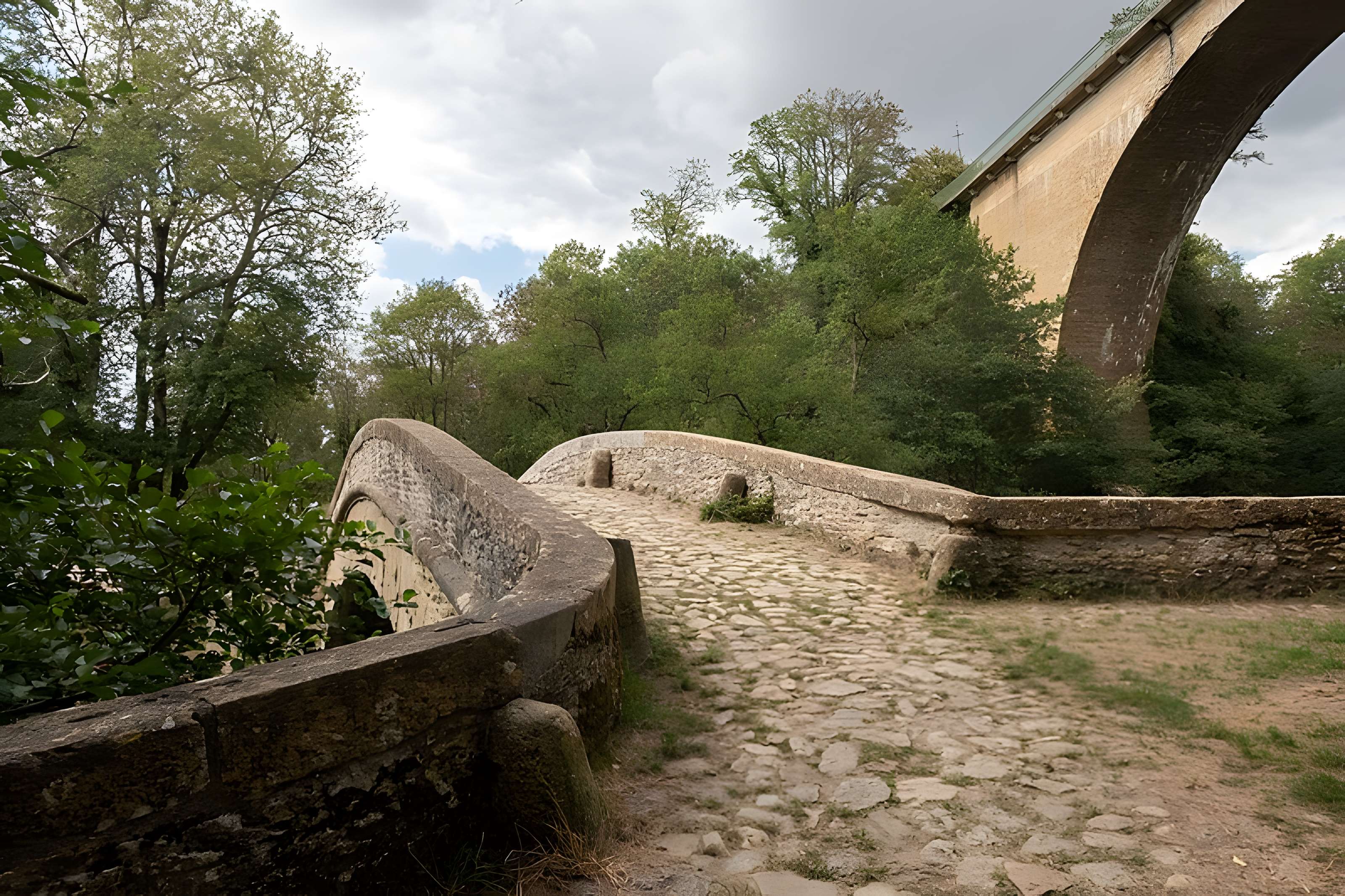 Pont sur la Cure de Pierre-Perthuis