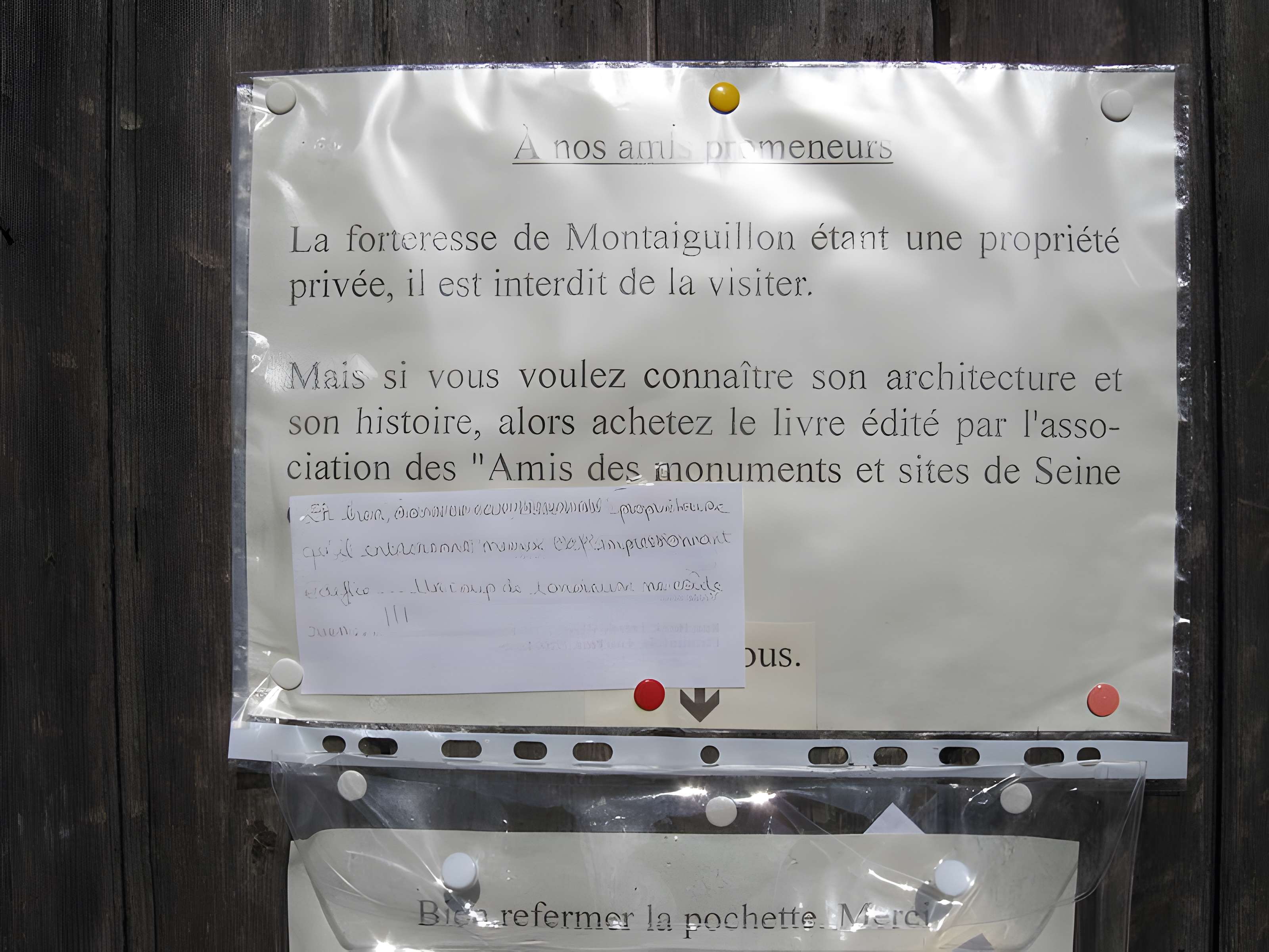 Château de Montaiguillon (ruines)