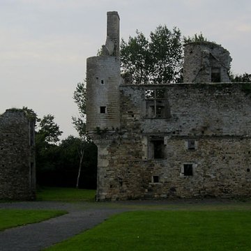 Ensemble des ruines du château de Montfort