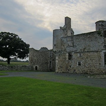 Ensemble des ruines du château de Montfort
