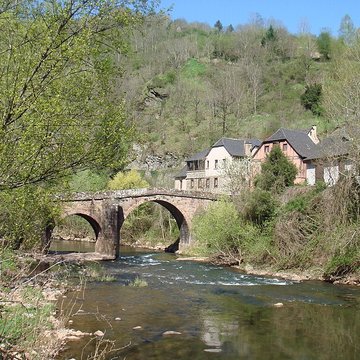 Pont sur le Dourdou à Conques