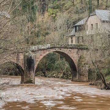 Pont sur le Dourdou à Conques