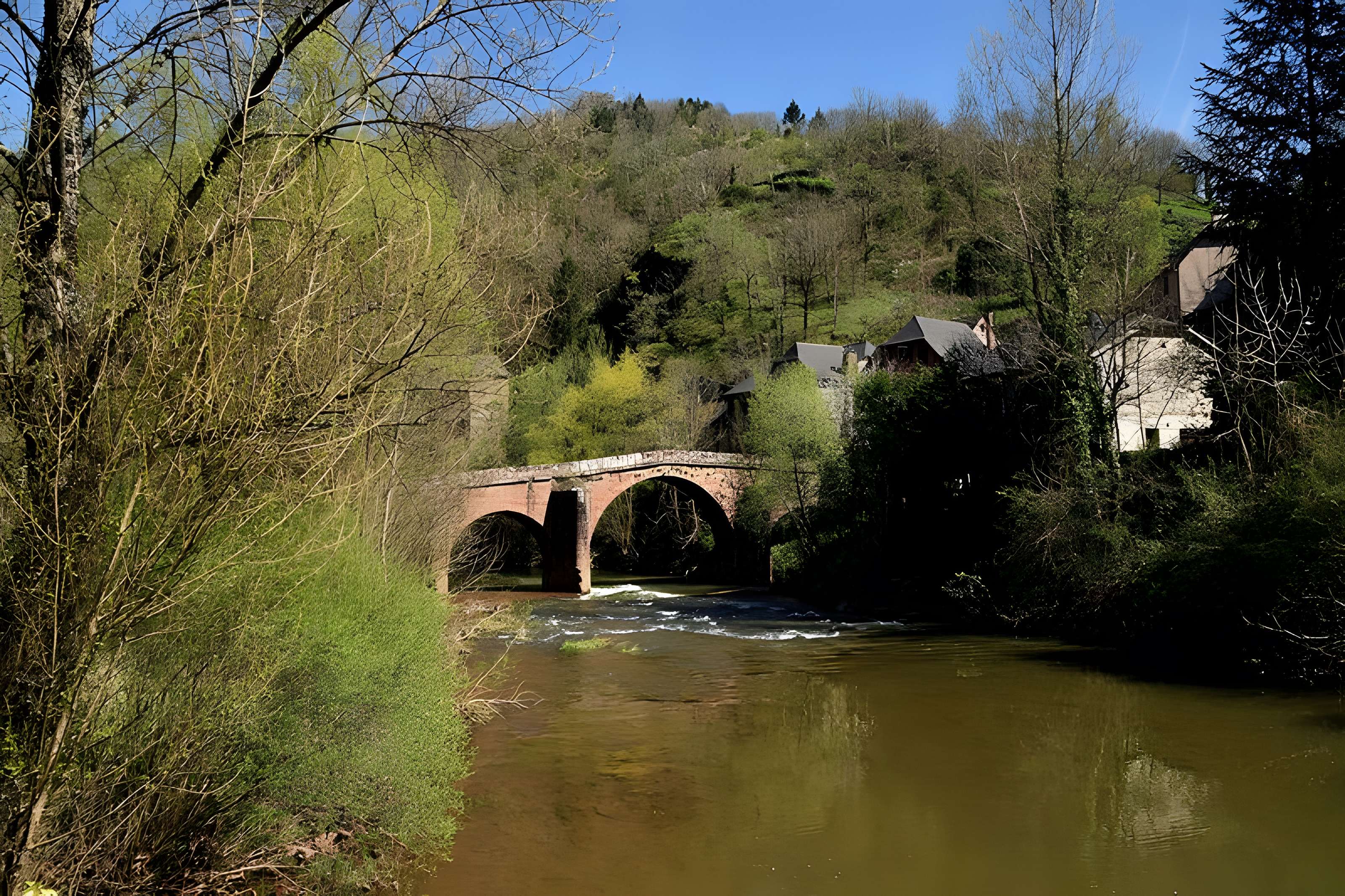 Pont sur le Dourdou à Conques