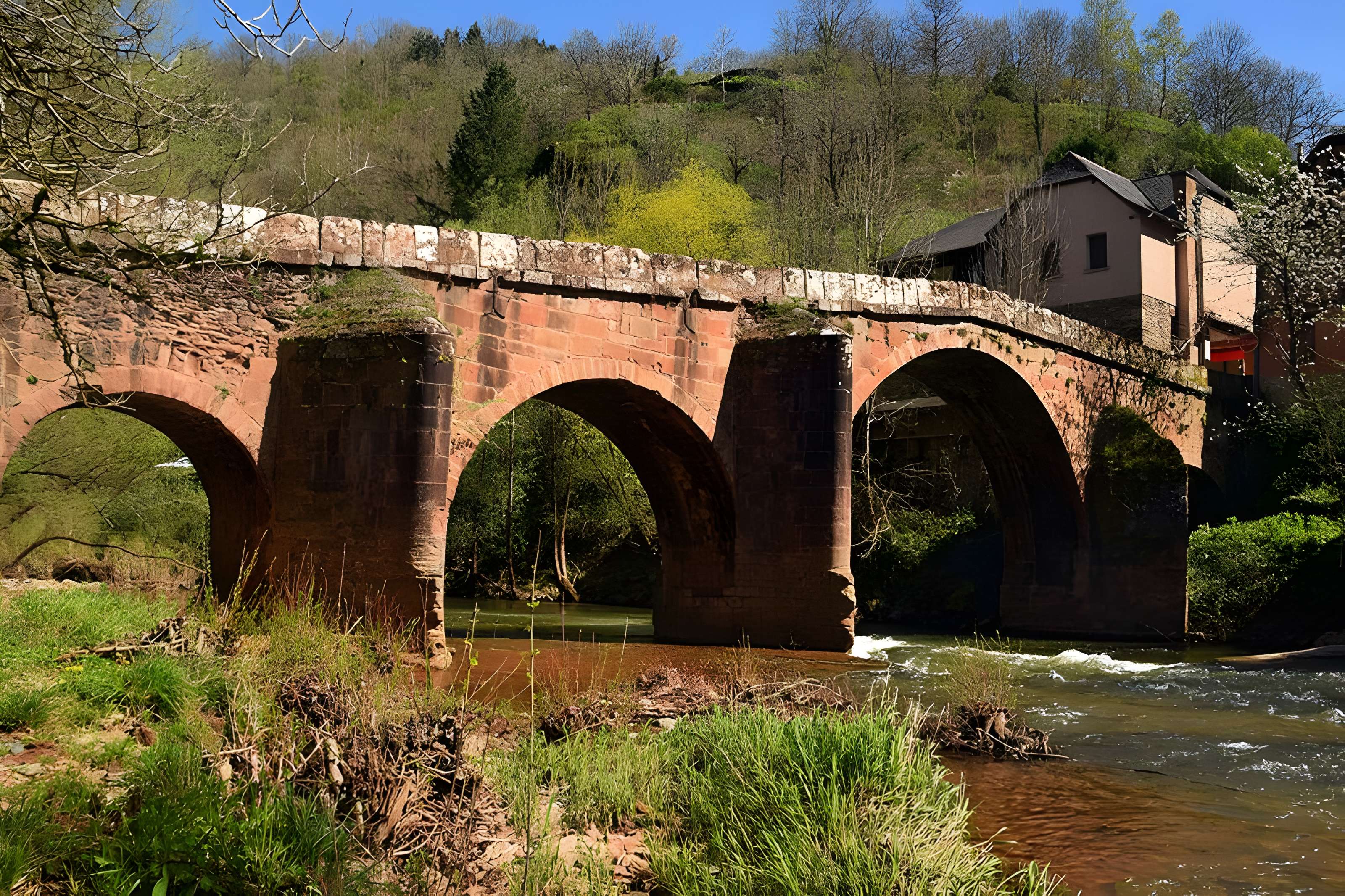 Pont sur le Dourdou à Conques