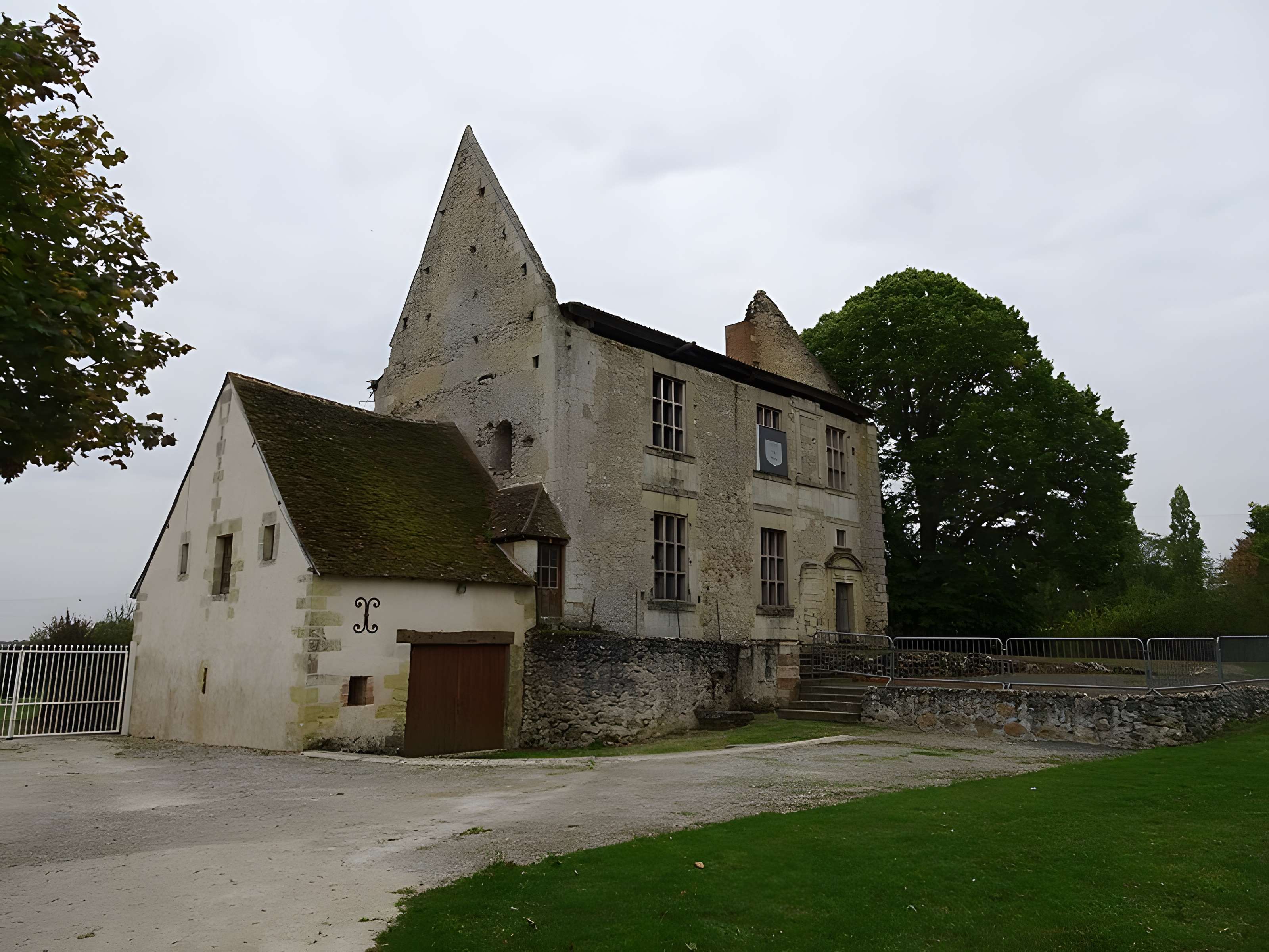 Château de Montreuil-en-Touraine
