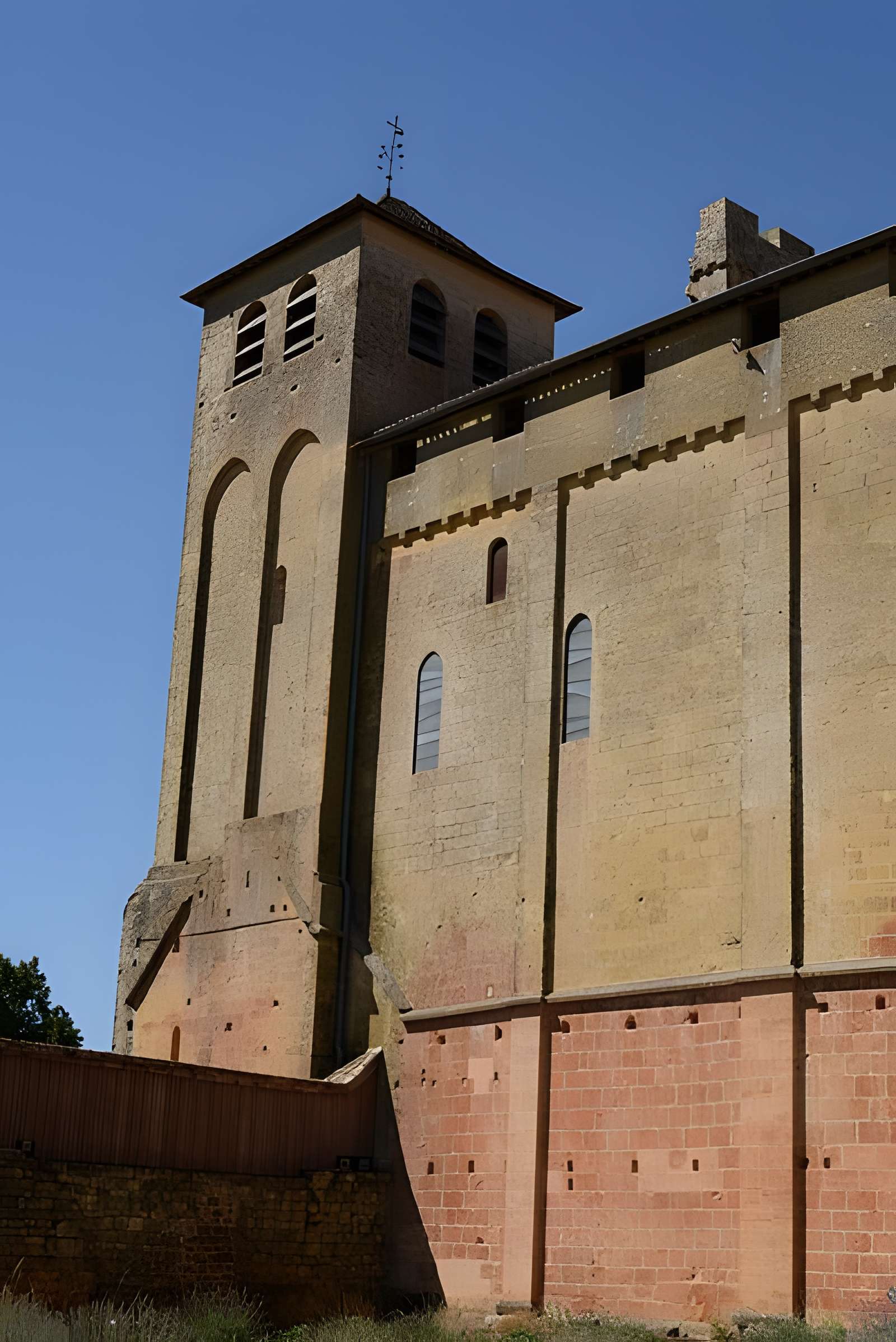 Ancienne Abbaye de Saint-Avit-Sénieur