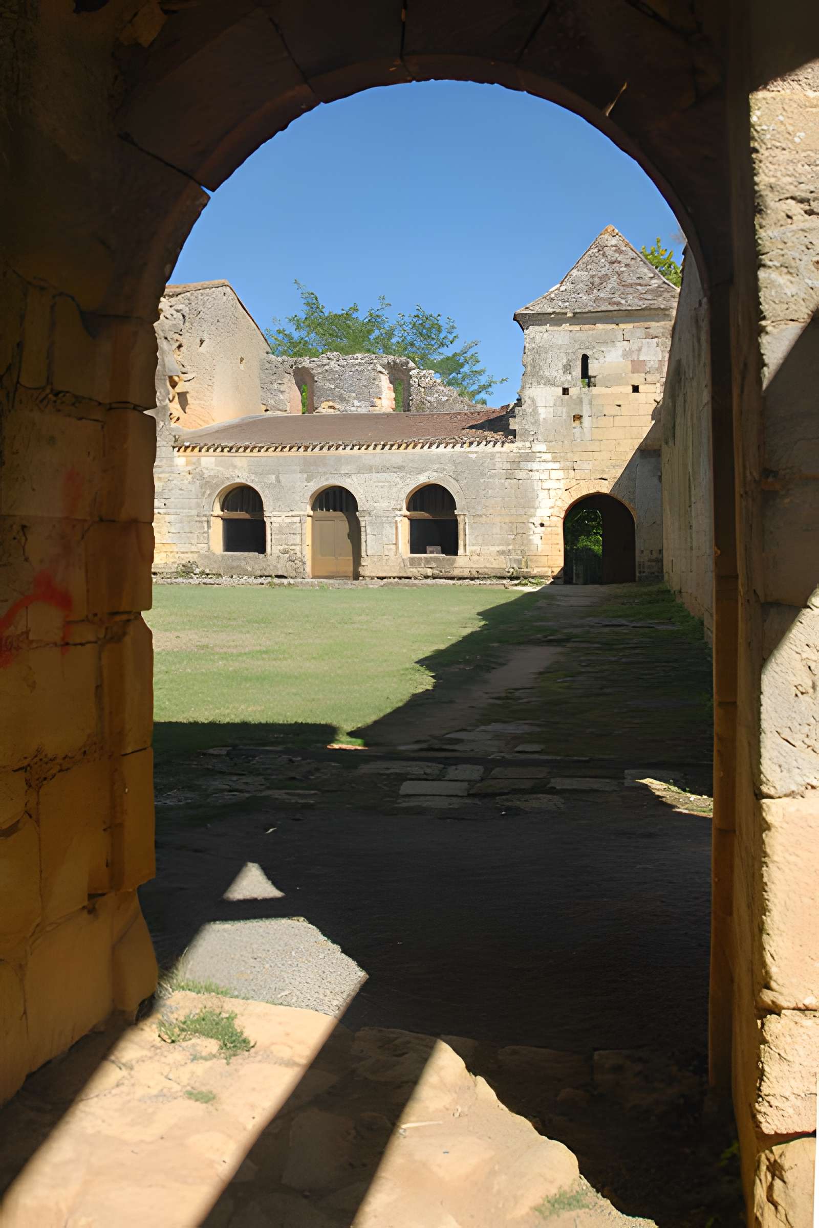 Ancienne Abbaye de Saint-Avit-Sénieur