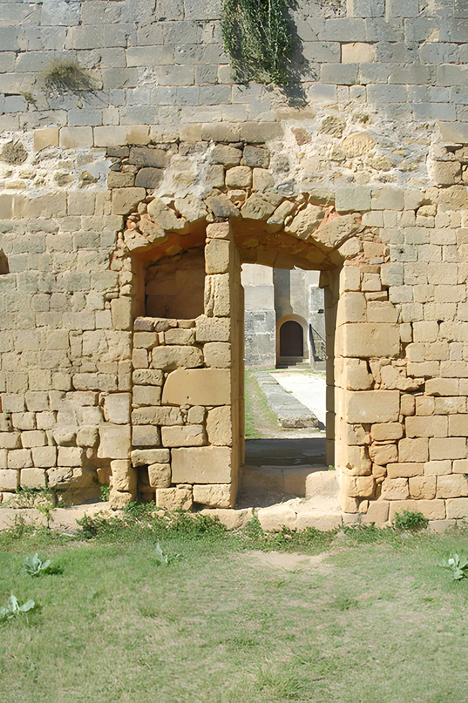Ancienne Abbaye de Saint-Avit-Sénieur