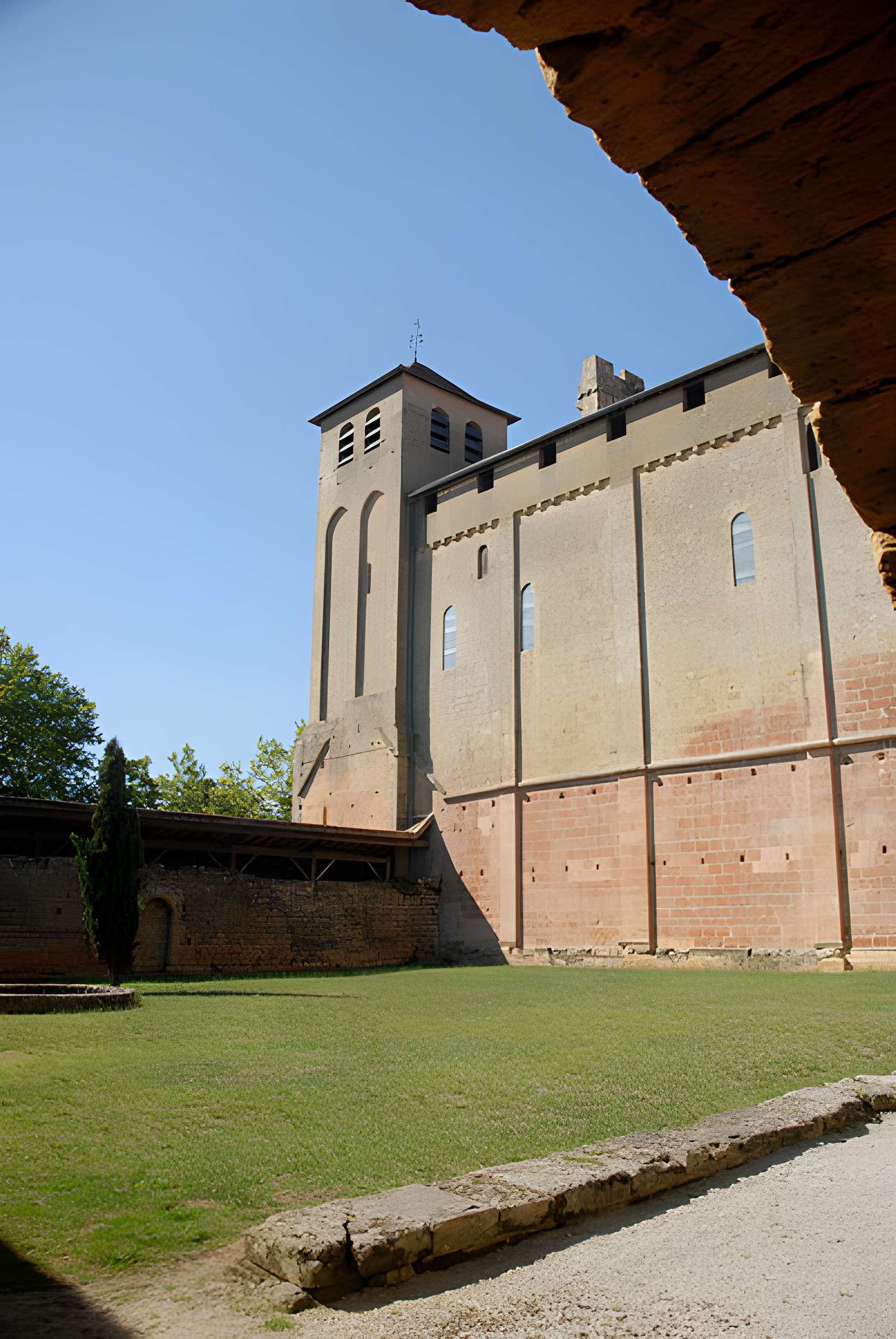 Ancienne Abbaye de Saint-Avit-Sénieur