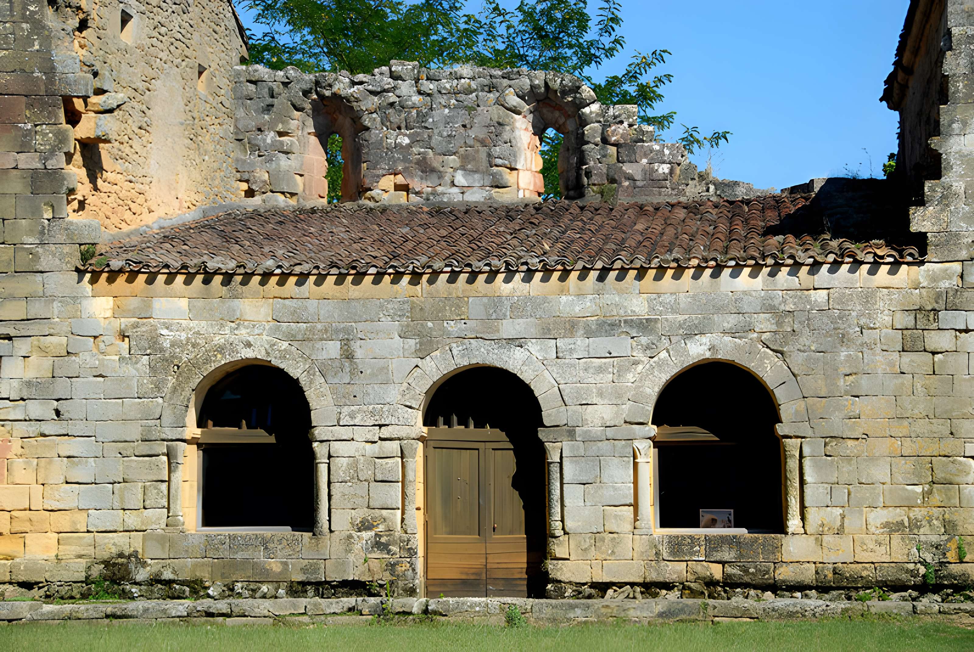 Ancienne Abbaye de Saint-Avit-Sénieur
