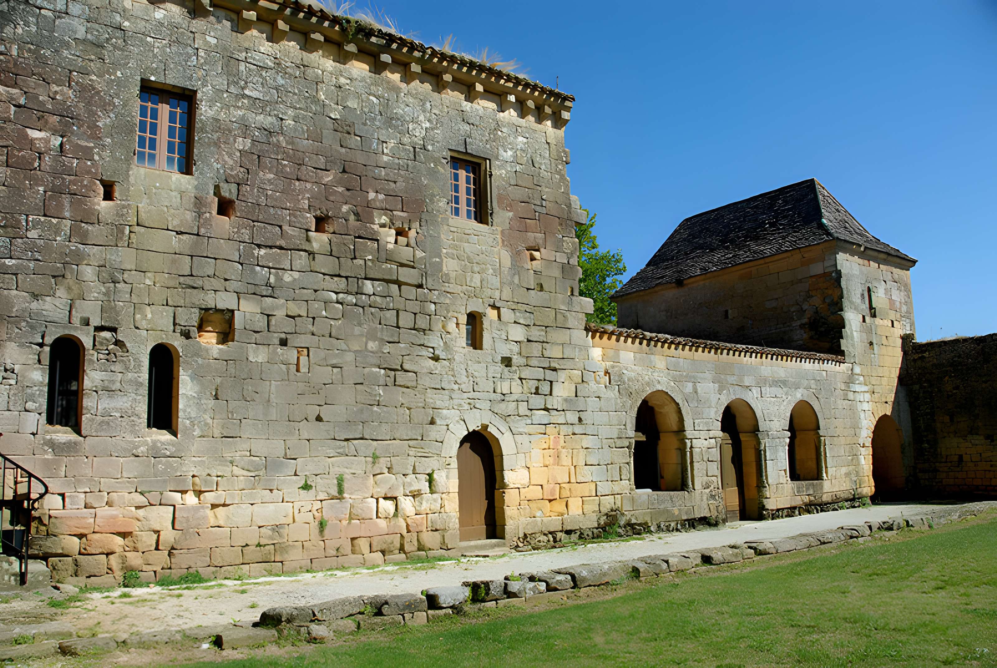 Ancienne Abbaye de Saint-Avit-Sénieur