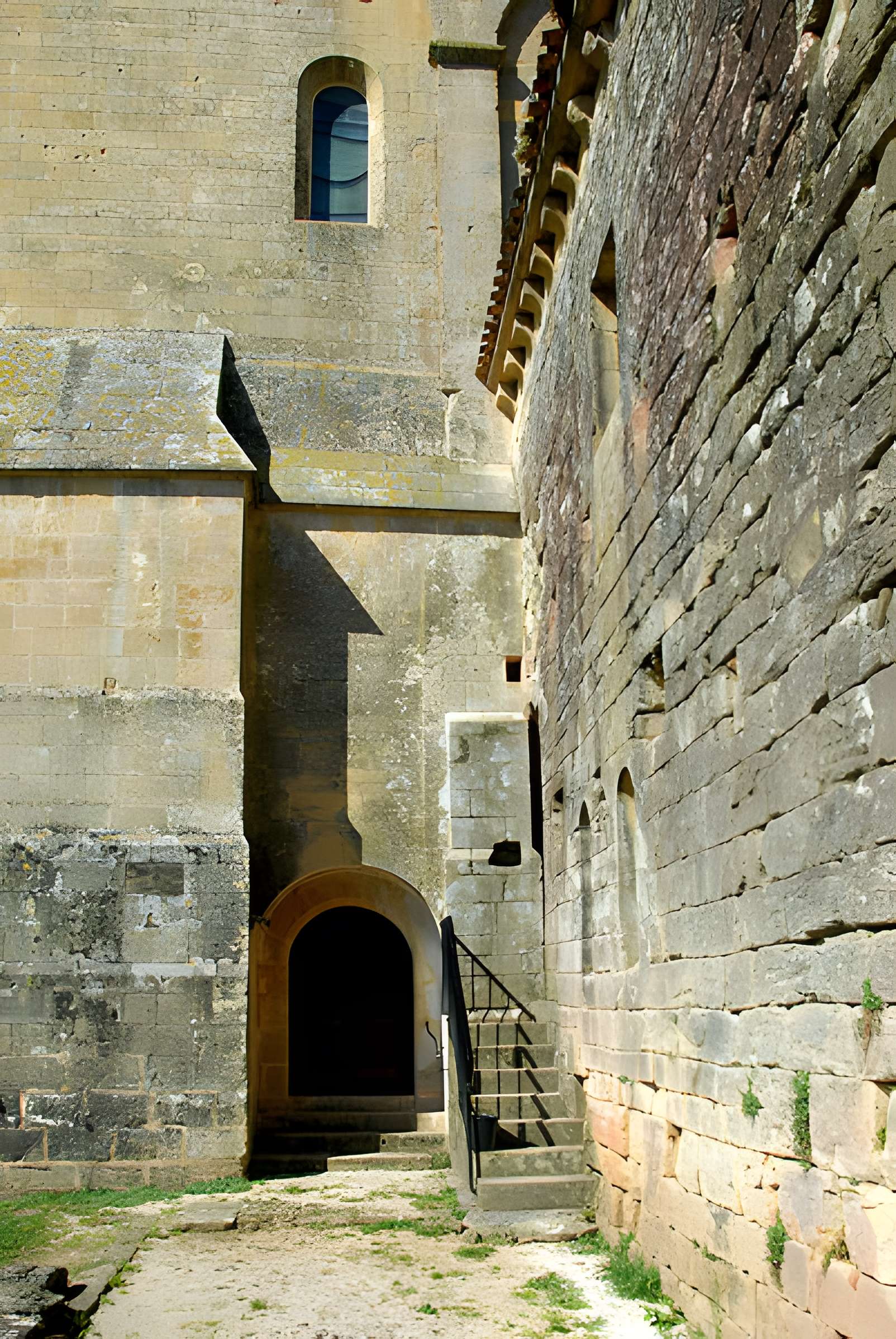 Ancienne Abbaye de Saint-Avit-Sénieur