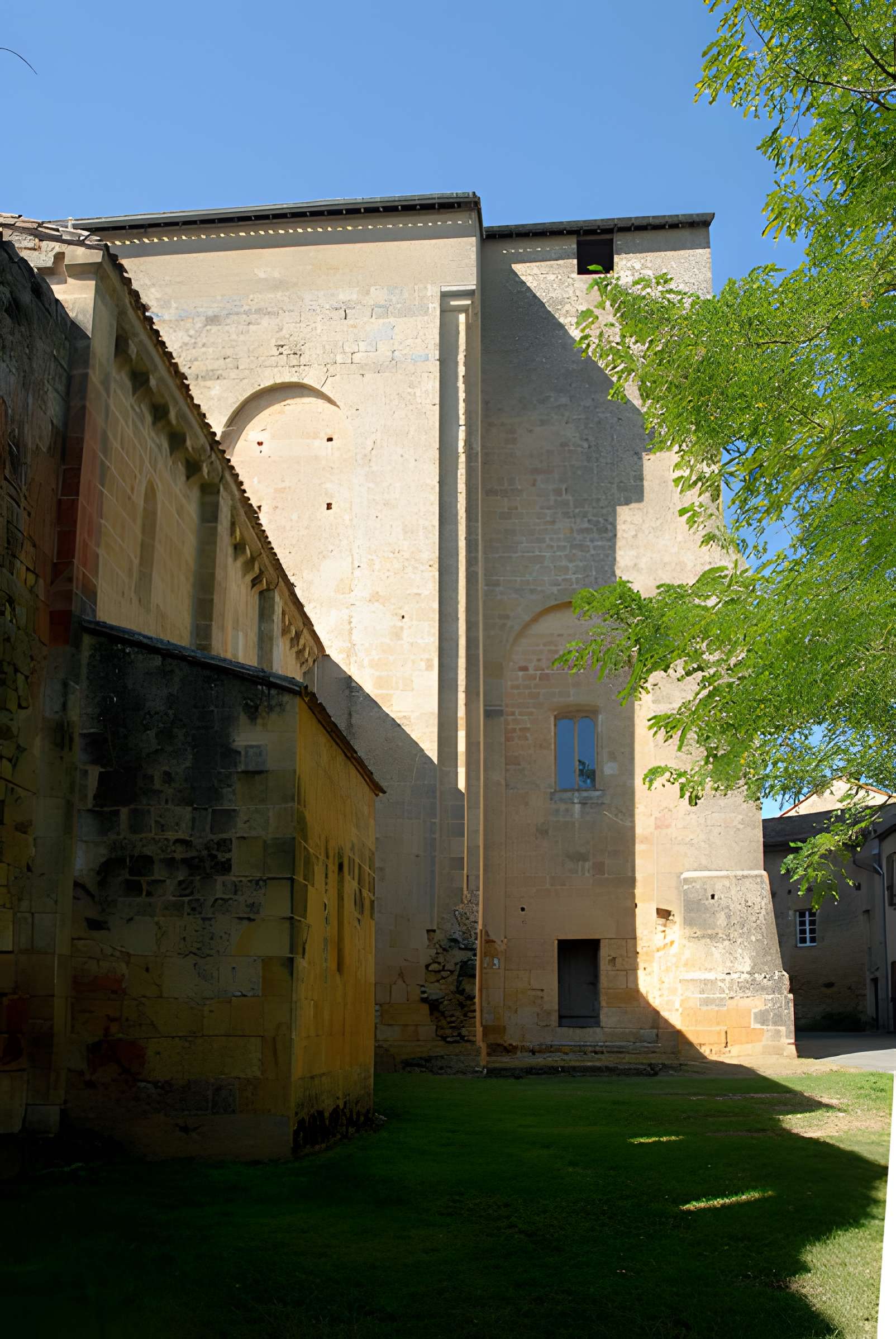Ancienne Abbaye de Saint-Avit-Sénieur