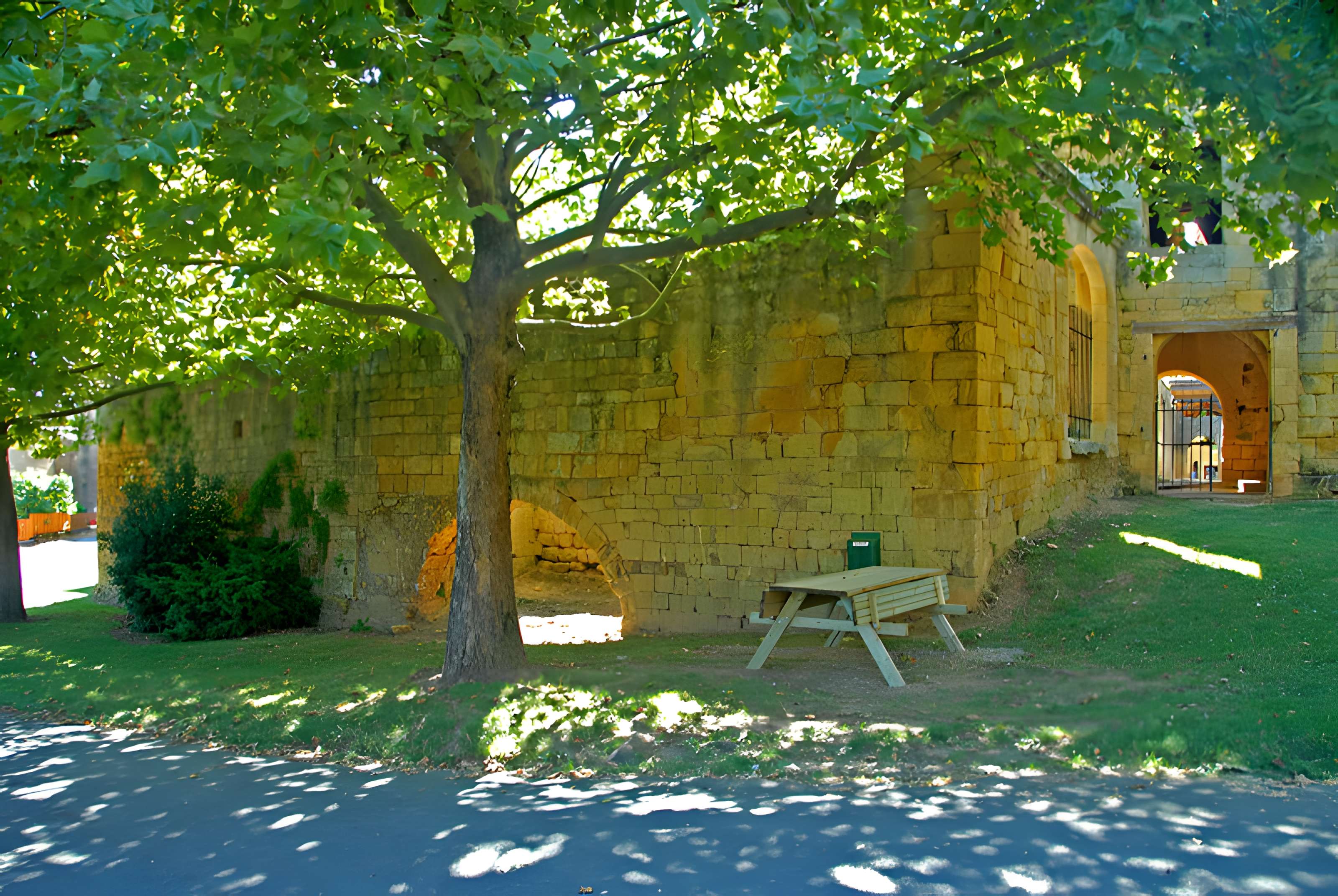 Ancienne Abbaye de Saint-Avit-Sénieur