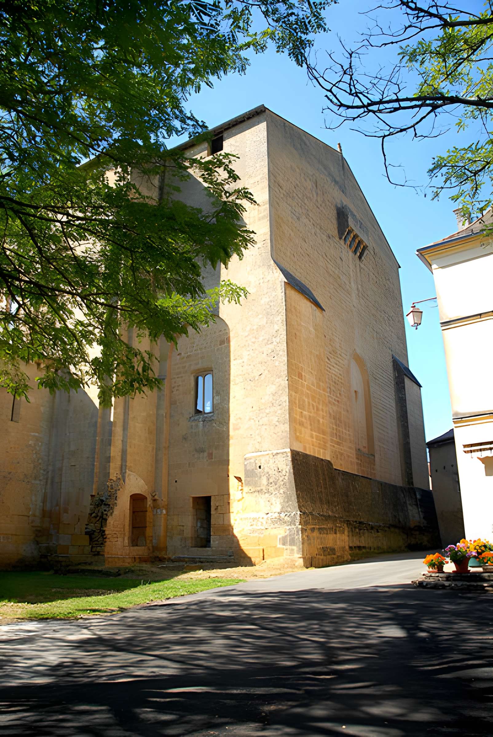Ancienne Abbaye de Saint-Avit-Sénieur