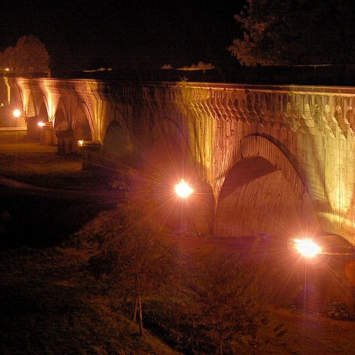 Photo de Pont-canal dAgen sur la Garonne également sur commune du Passage