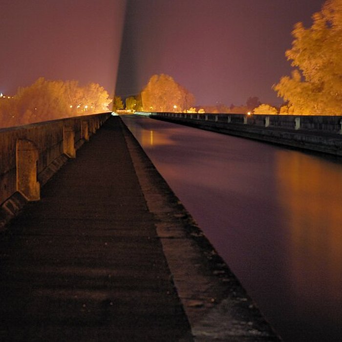 Photo de Pont-canal dAgen sur la Garonne également sur commune du Passage