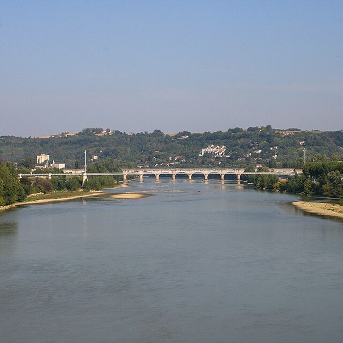 Photo de Pont-canal dAgen sur la Garonne également sur commune du Passage