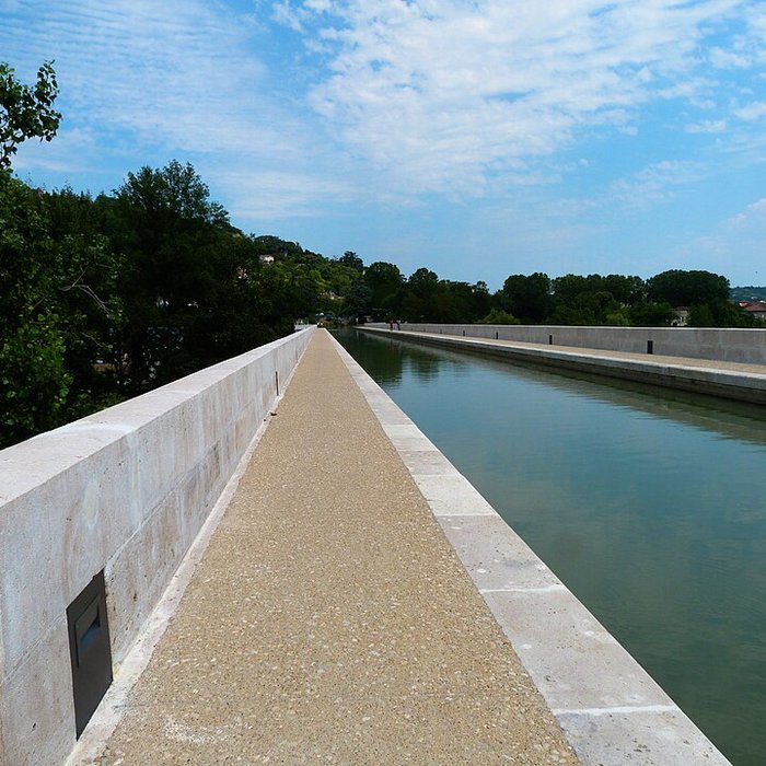 Photo de Pont-canal dAgen sur la Garonne également sur commune du Passage