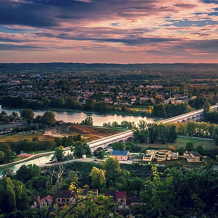 Photo de Pont-canal dAgen sur la Garonne également sur commune du Passage